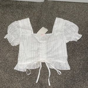 NWT White shirt with adjustable cinch